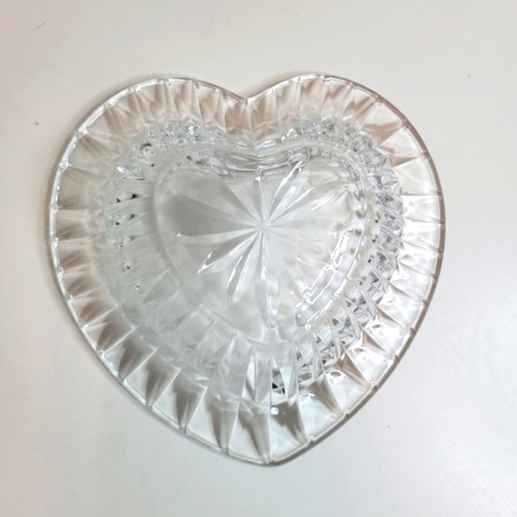 Mikasa Desire Crystal Heart Shaped Candy Dish Glass - Picture 6 of 6